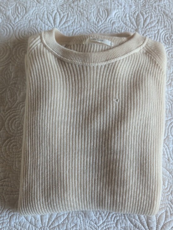 The Row Sweaters - The Row Cashmere Cream Ribbed Crewneck Sweater - Repair needed!